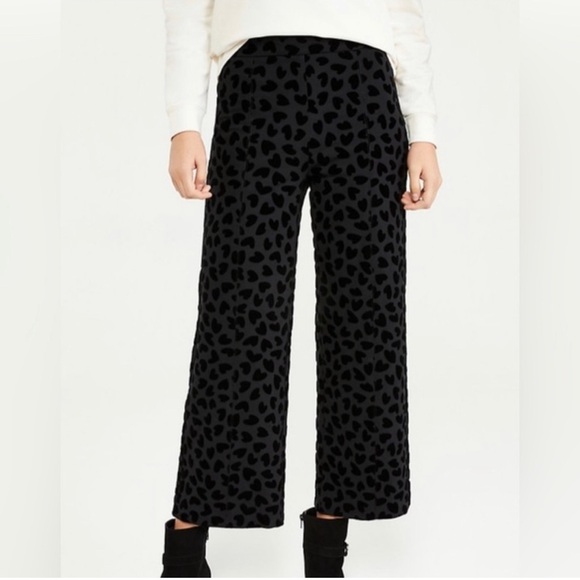 Ann Taylor Velvet Heart Patterned Black Size 00 Petite - Picture 1 of 6